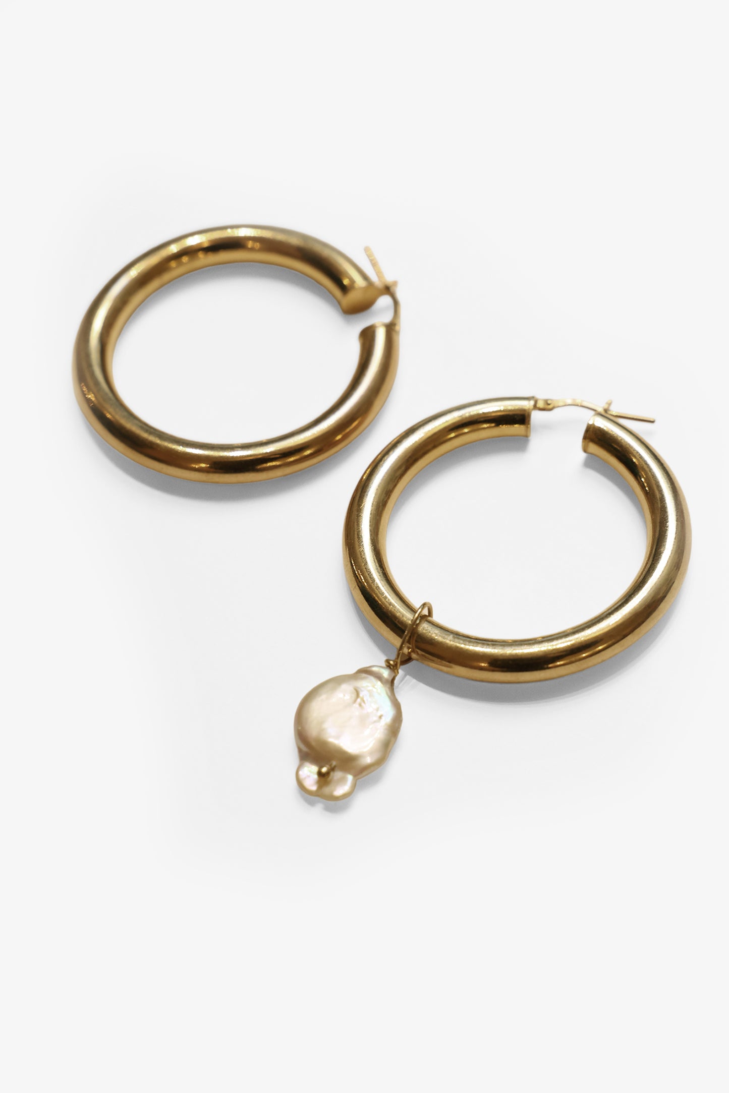 ADA - Orecchini a cerchio Dafni