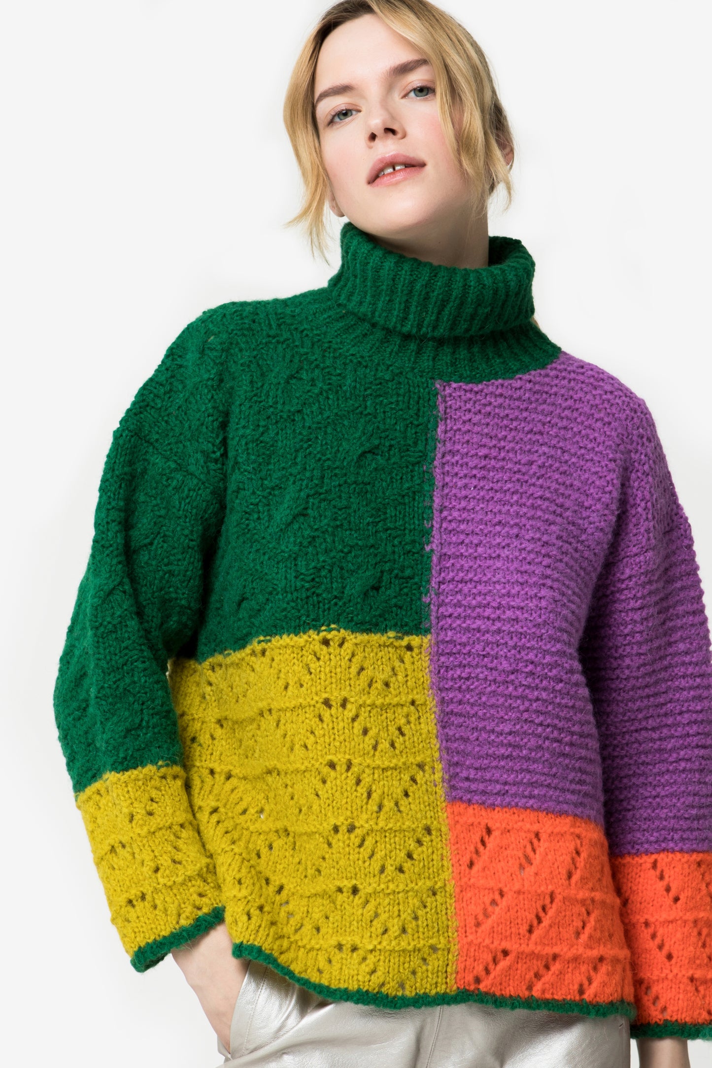 CHIARA - Maglione dolcevita color block