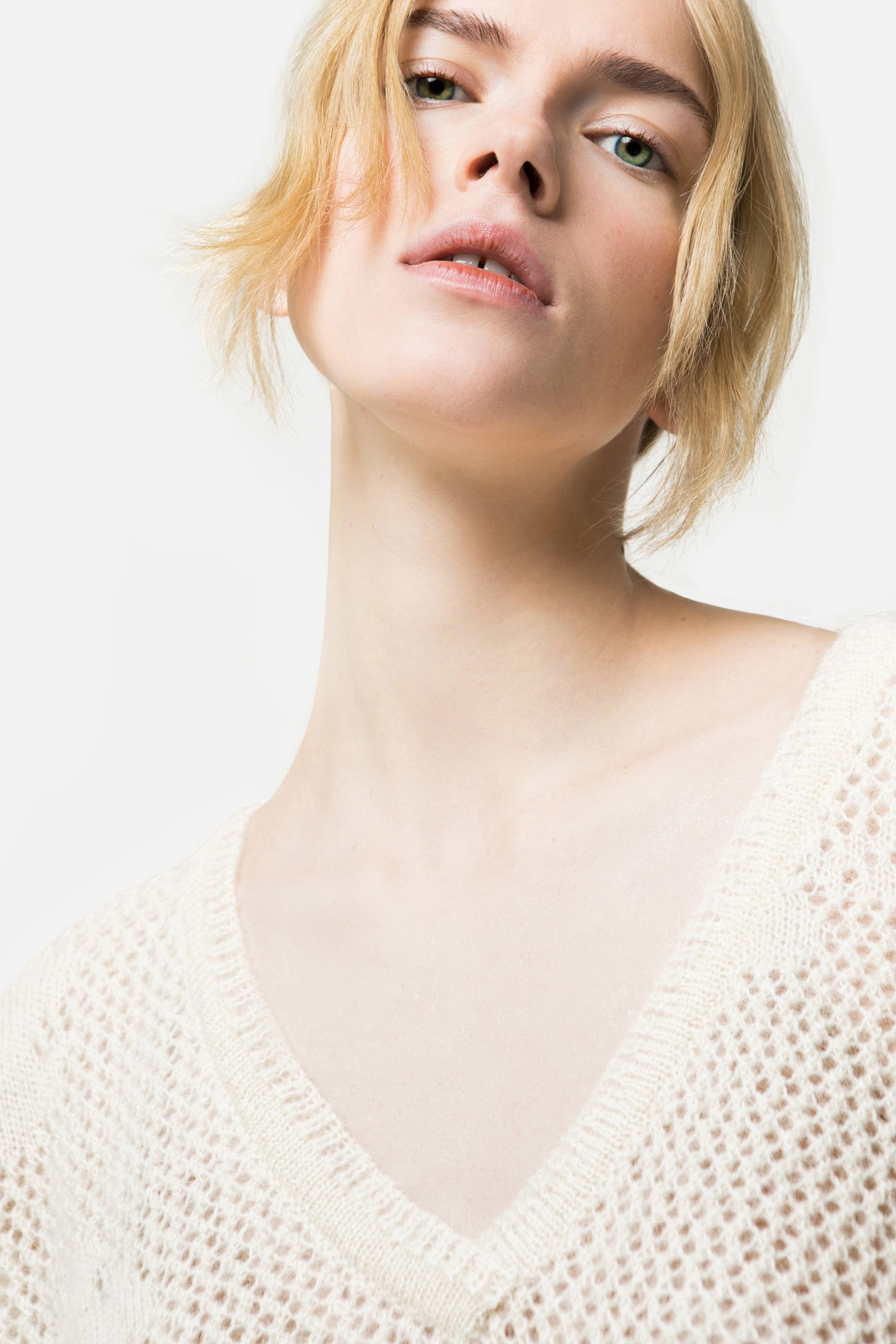 CLARA - Poncho in maglia Monochrome