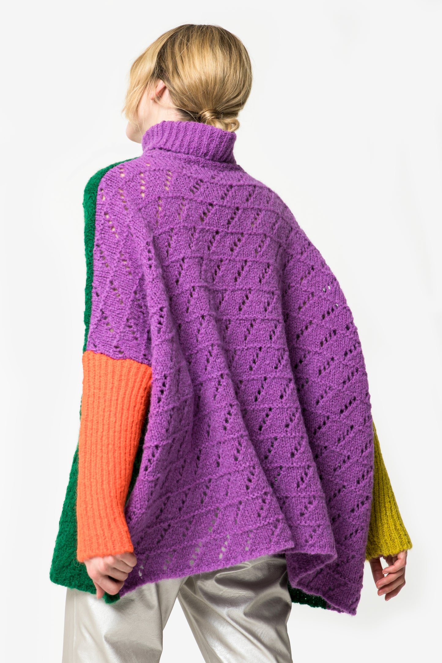 PEARL - Color block turtleneck poncho