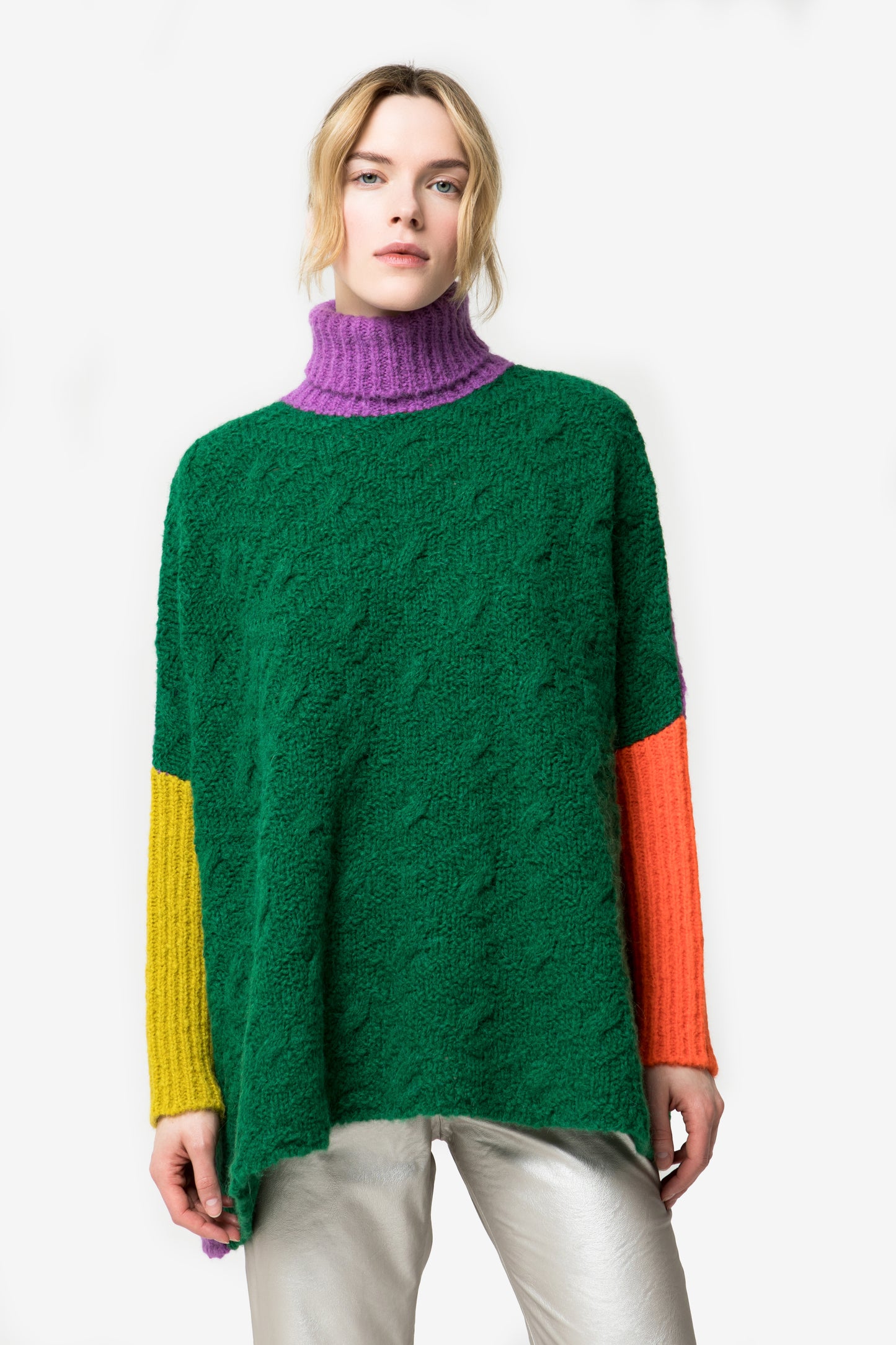 PEARL - Color block turtleneck poncho