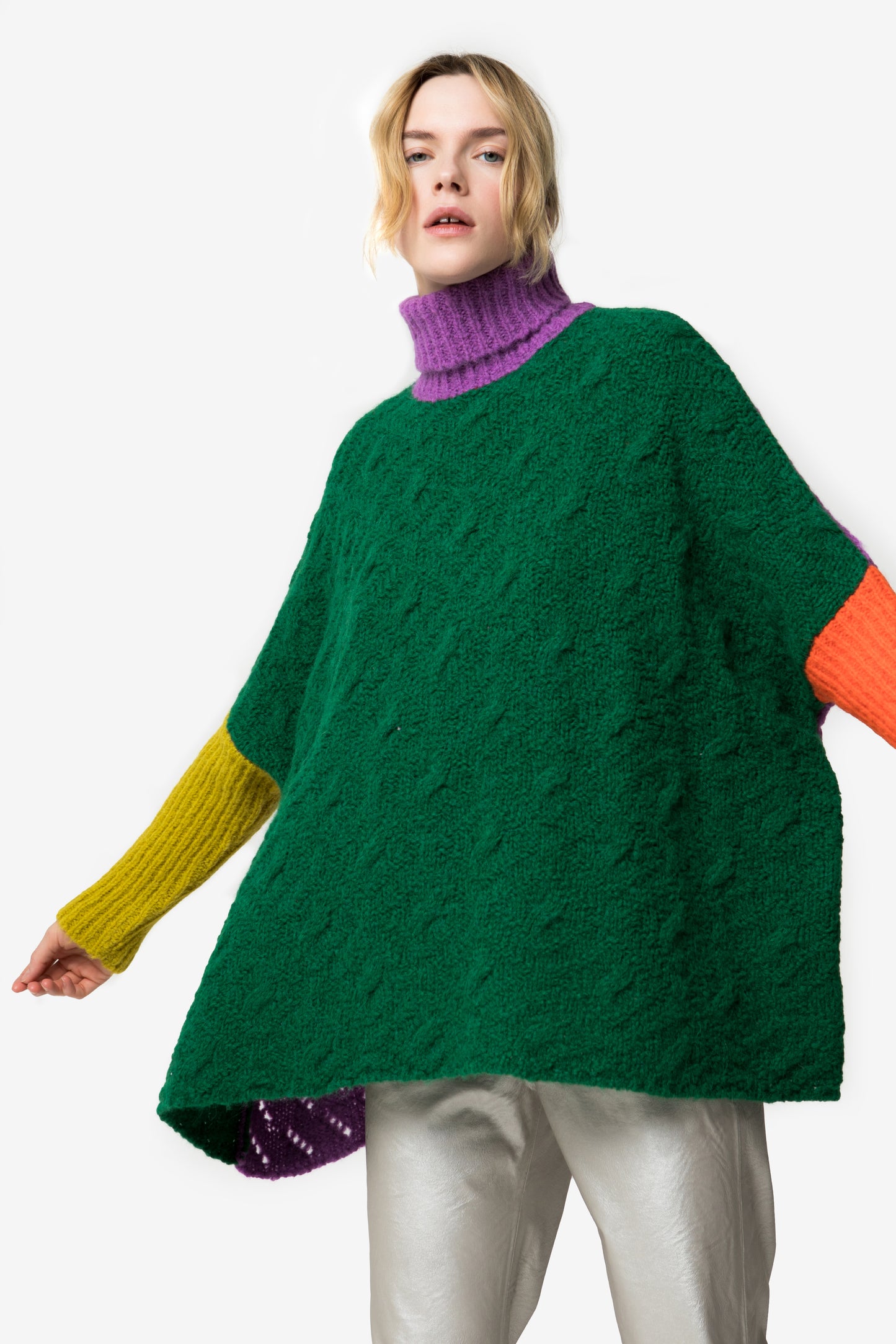 PEARL - Color block turtleneck poncho