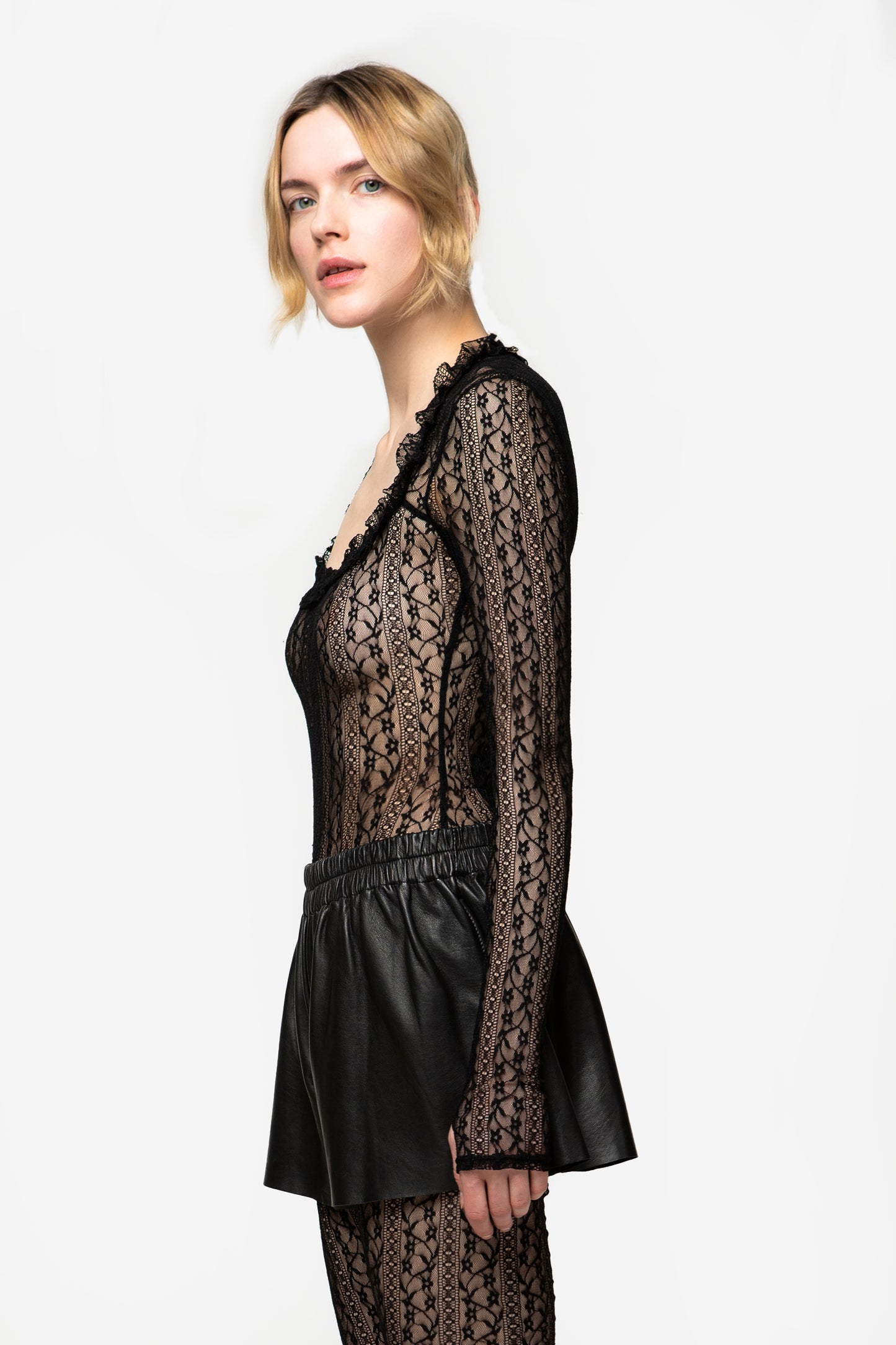 FUTURA - T-shirt in pizzo Undress