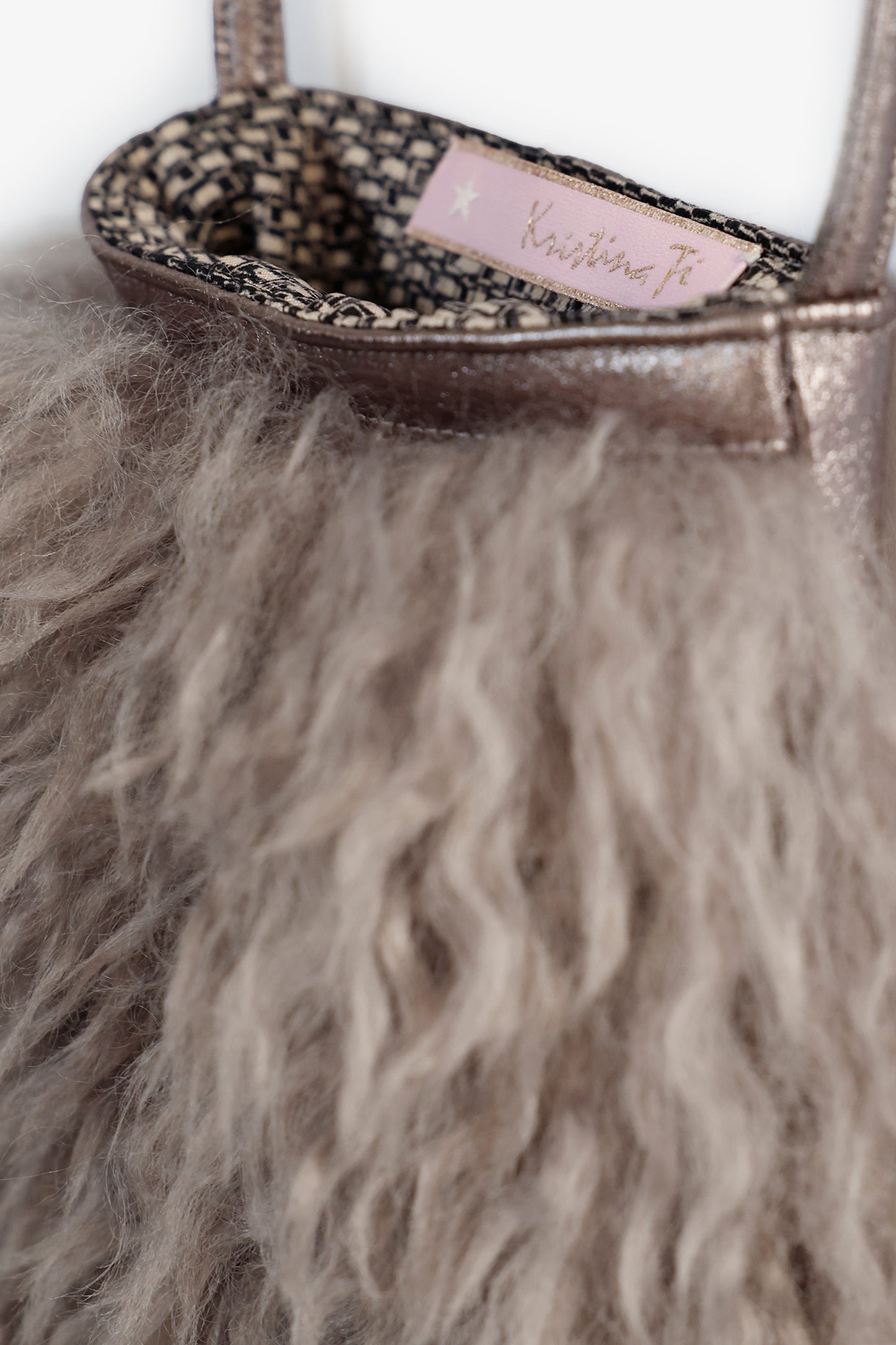 FLUFFY - Crossbody bag Sauvage
