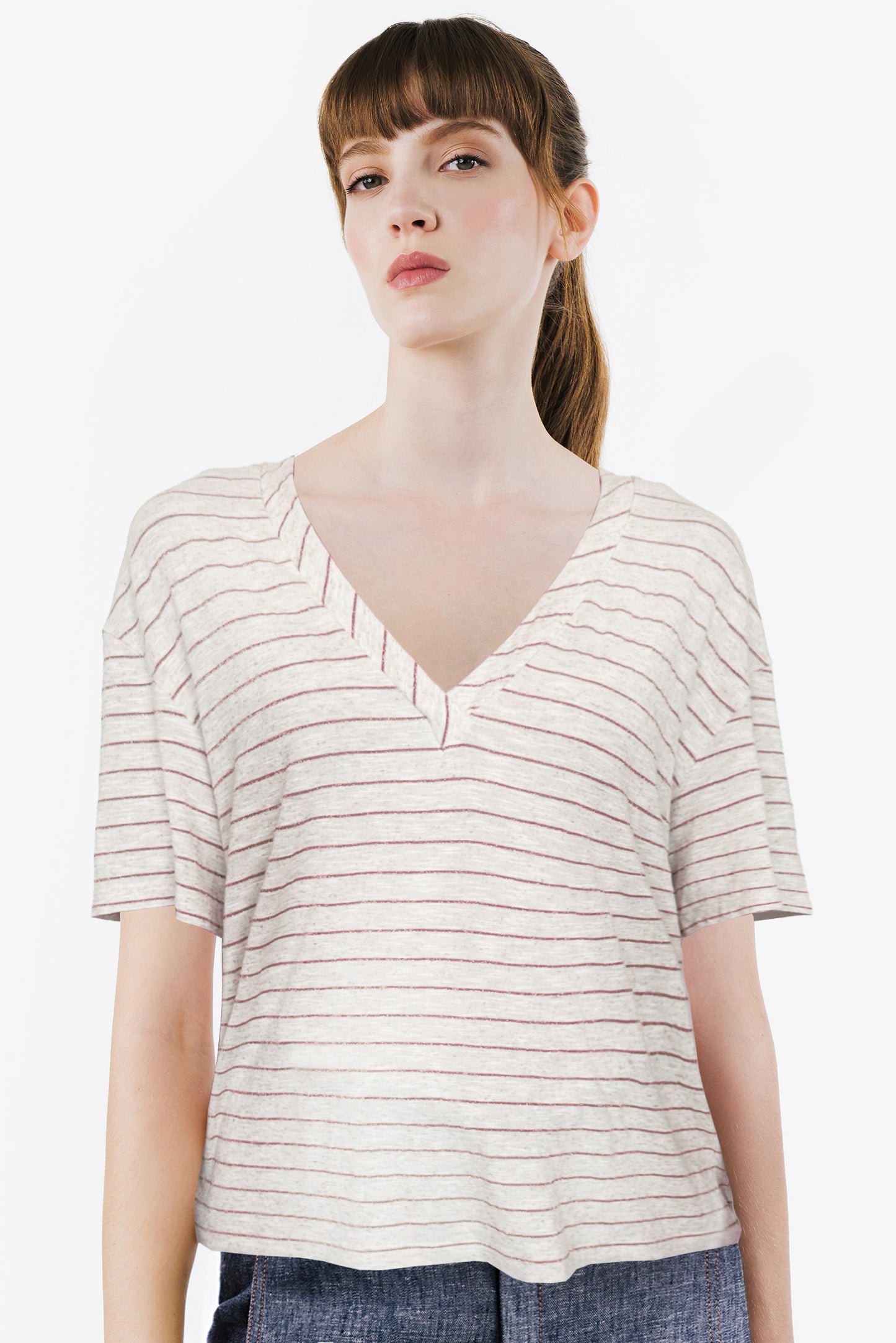 AVA - V-neck T-shirt